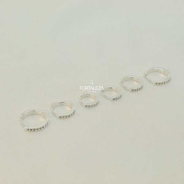 Brinco Argola em Trio Cravejado com Zircônia Cristal Banhado a Prata