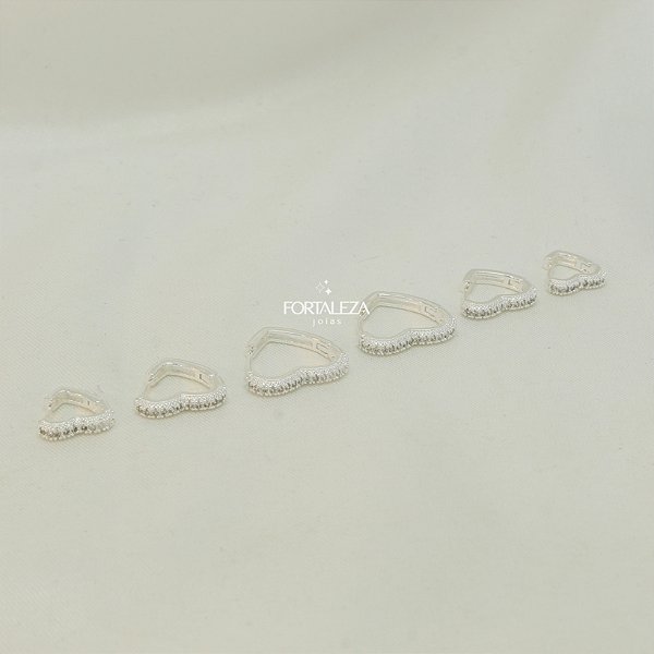 Brinco Argola em Trio de Coração Cravejada Banhado a Prata