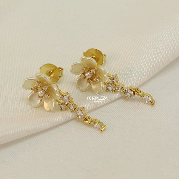 Brinco Flor com Fio de Zircônia Banhado a Ouro 18k