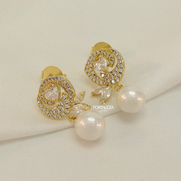 Brinco de Pérola com Design Cravejado Banhado a Ouro 18k
