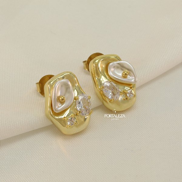 Brinco Orgânico com Detalhes de Pérola e Zircônia Banhado a Ouro 18k