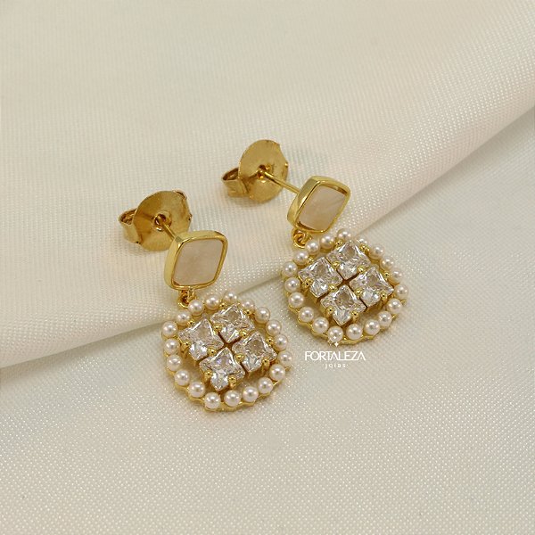 Brinco Cravejado com Mini Pérolas e Zircônia Banhado a Ouro 18k