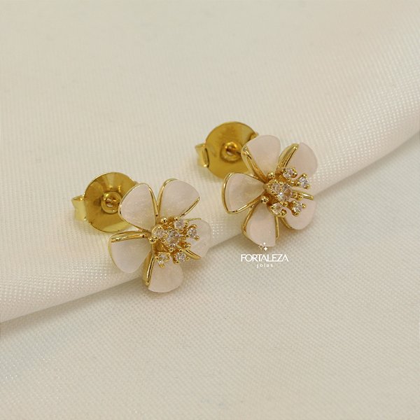 Brinco com Pétalas de Resina Banhado a Ouro 18k
