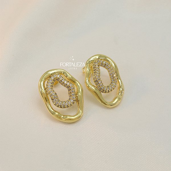 Brinco Orgânico com Detalhes Cravejados Banhado a Ouro 18k