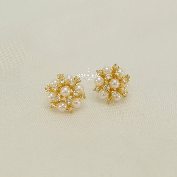 Brinco Design Floral com Pérolas e Zircônia Cristal Banhado a Ouro 18k
