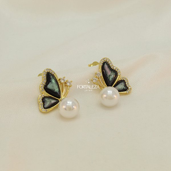 Brinco Borboleta  com Detalhe de Pérola e Zircônias Banhado a Ouro 18k