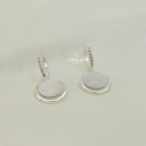 Brinco Argola Cravejada com Pingente Pedra Lua Banhado a Prata