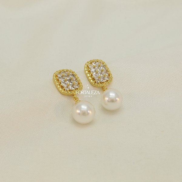 Brinco com Topo Cravejado e Pingente de Pérola Banhado a Ouro 18k