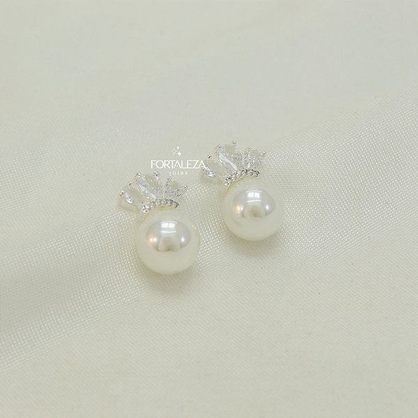 Brinco de Pérola com Coroa em Formato de Gota Com Zircônia  Banhado a Prata