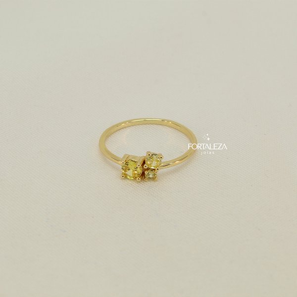 Anel de Três Pedras com Zircônia Safira Amarela Banhado a Ouro 18k