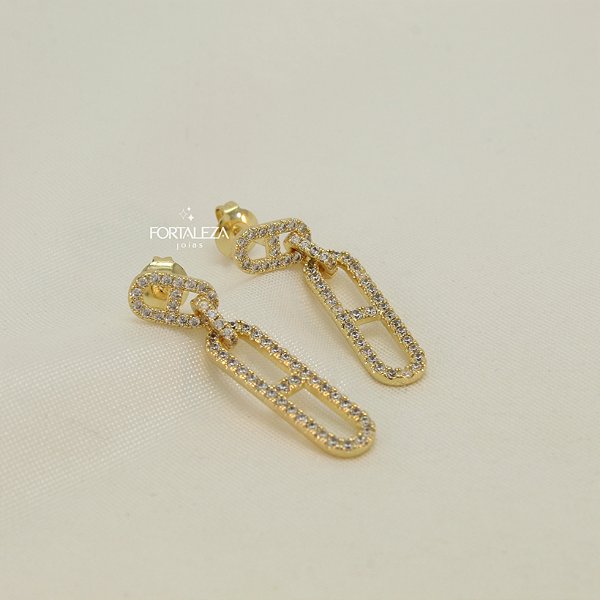 Brinco de Elos de Corrente Cravejado com Zircônias Cristal Banhado a Ouro 18k