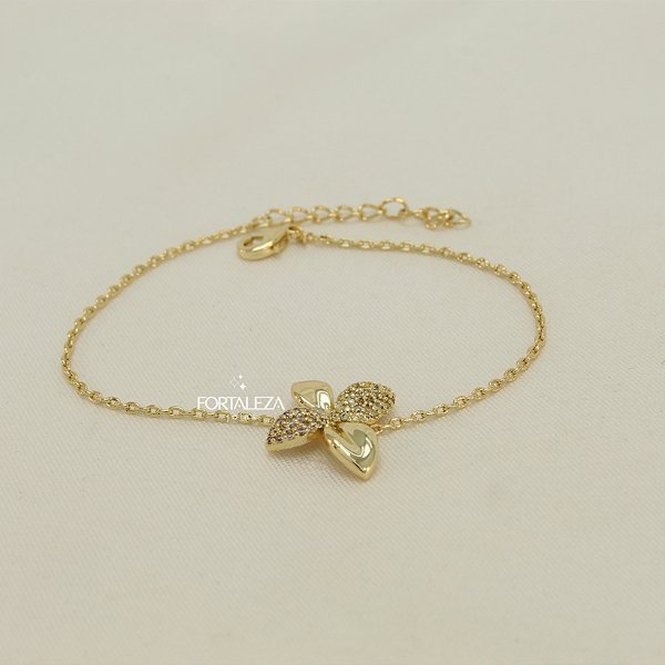 Pulseira de Quatro Pétalas  Cravejada com Zircônias Cristal Banhado a Ouro 18k