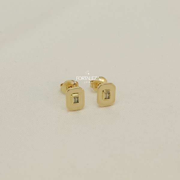 Brinco de Metal Geométrico Octogonal com Zircônia Central Banhado a Ouro 18k