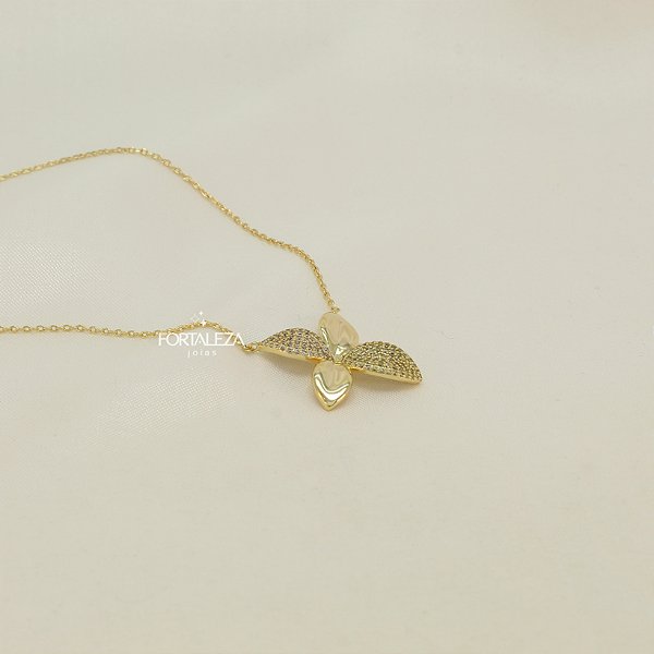 Gargantilha de Flor com Quatro Pétalas Cravejado Banhado a Ouro 18k