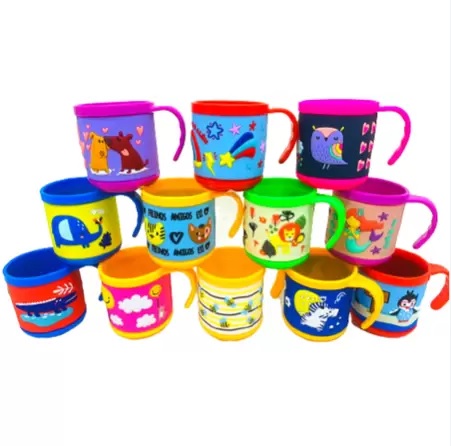 Copo Infantil Com Detalhes Em Alto Relevo Emborrachado 200ml - Cores Sortidas