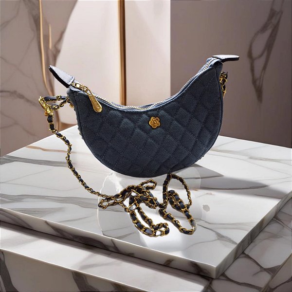 Bolsa Feminina Meia Lua Transversal com Fecho  na frente Jeans costurada - 22x11cm - 90034