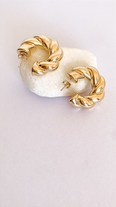 Argola Kiara - torcida Banho Ouro 18k