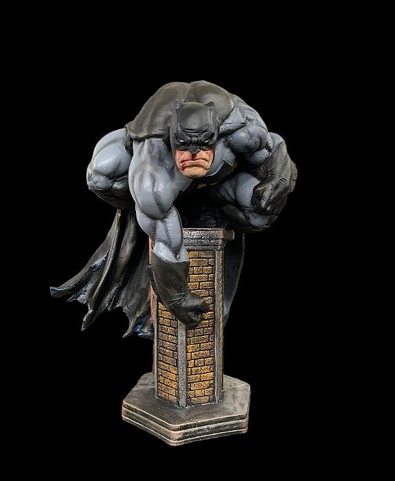 Estátua Batman no poste 30cm