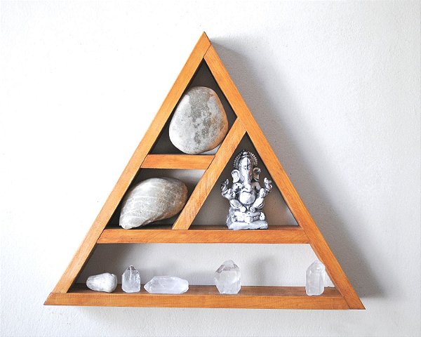 Nicho e Altar Triangular p/ pedras e cristais ZR18