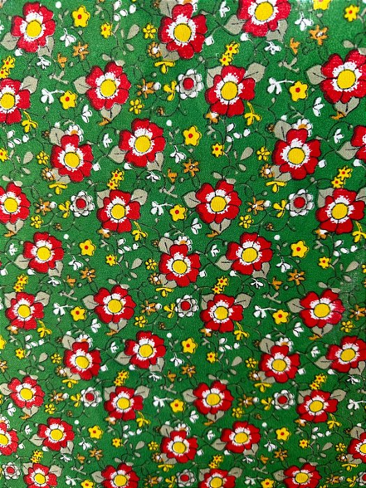 Tecido Chita Estampada Floral Vermelha com Fundo Verde