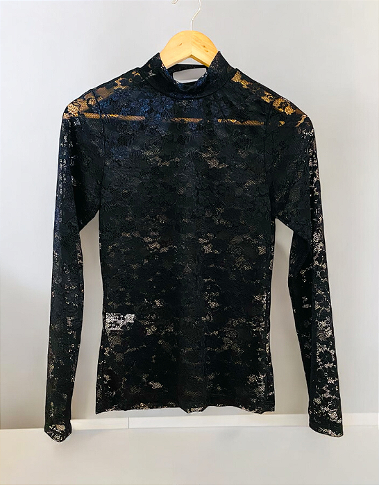Blusa renda preta