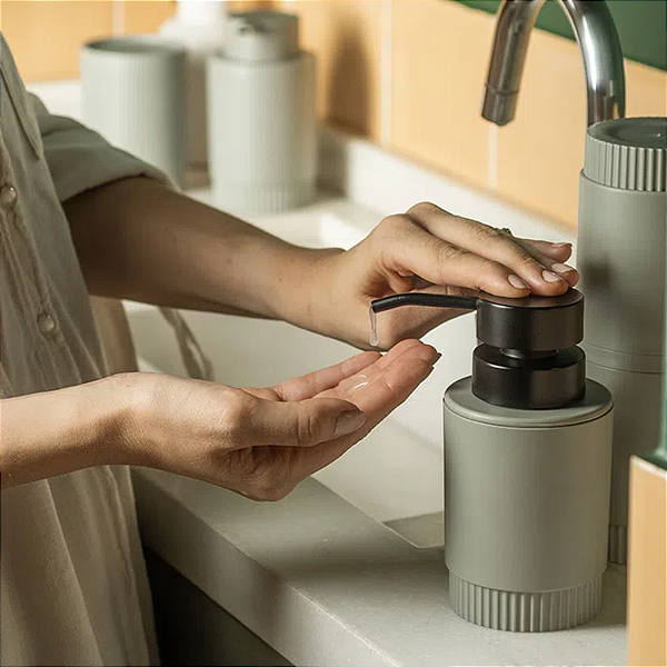 Porta Sabonete Líquido 300 ml Dorica Válvula Preta Pia Banheiro Ou