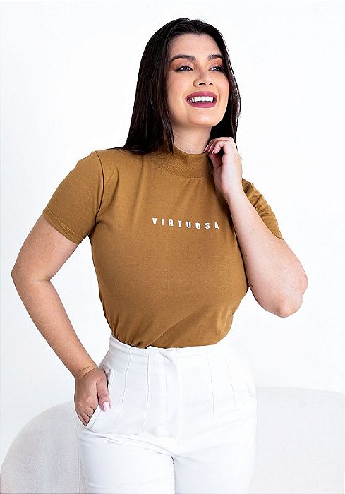 T-SHIRT GOLA ALTA - VIRTUOSA - ALTO RELEVO - COR MADEIRA