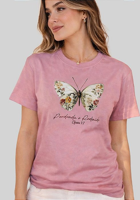T-SHIRT FEMININA - PERDOADA E REDIMIDA - COR ROSA CLARO