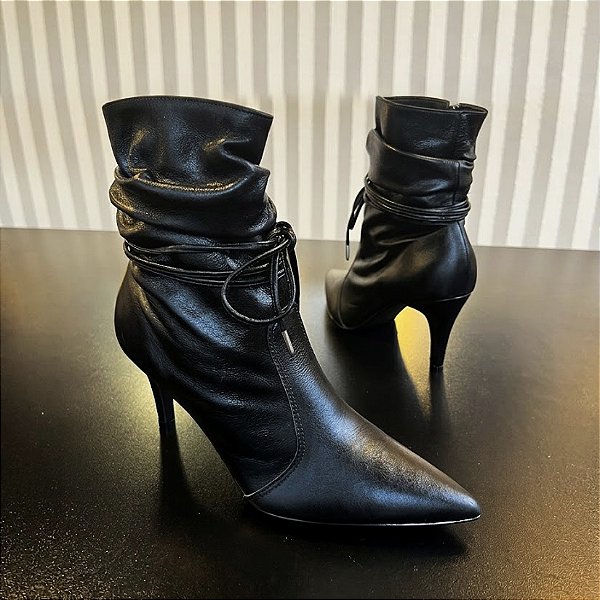 Bota Madrid - Bota Femninina Couro Preta Cano Médio Salto Fino
