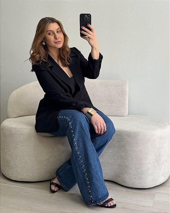 Calça flare jeans com rebites Isabele