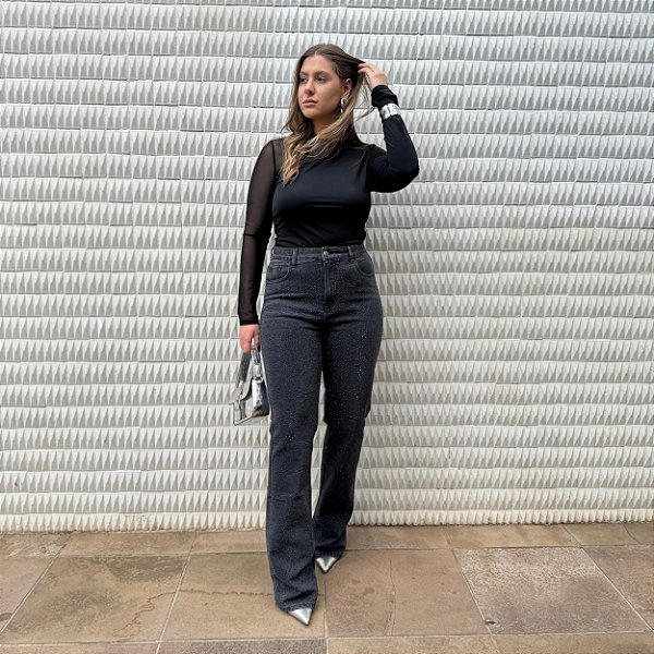 Calça reta jeans com strass frontal Helo