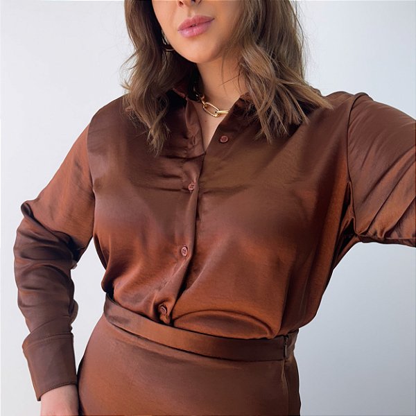 Camisa acetinada Tassiana