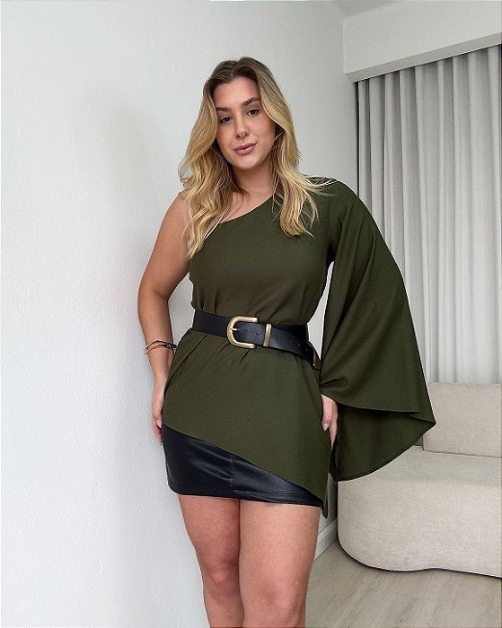 Blusa Assimétrica Manga Única Sinara