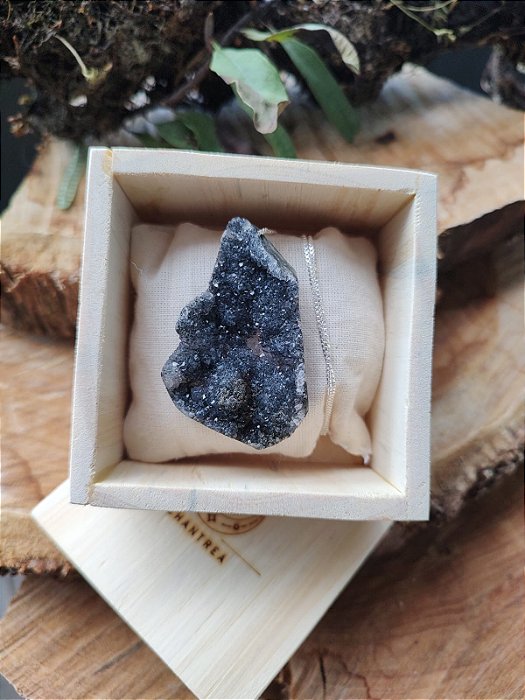 Colar Longo Calcedônia Negra