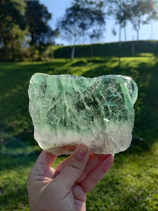 Fluorita Verde (acompanha suporte de metal)
