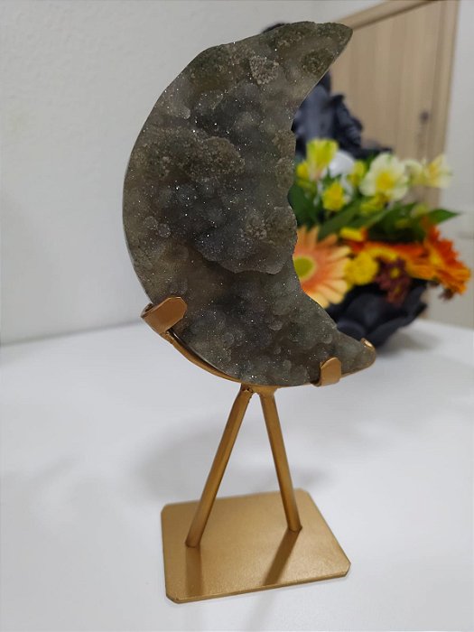 Lua de Calcedônia com suporte de metal dourado