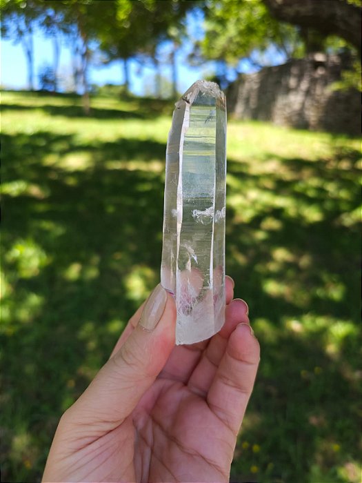 Cristal Nebulosa ou Estelar com Rutilos e Corrosão Natural