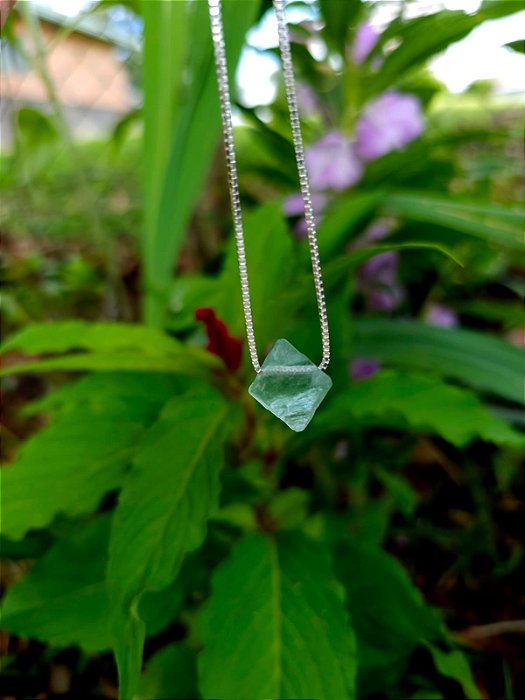 Colar Médio Fluorita Octaedro Verde