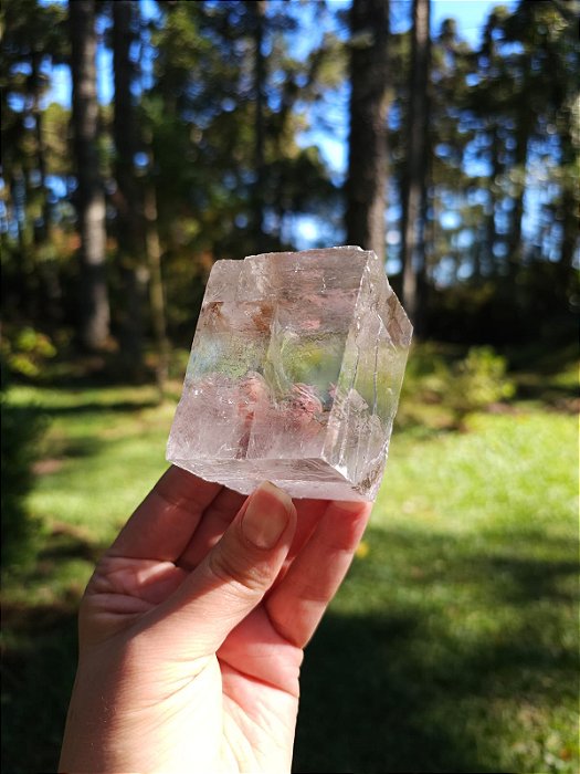 Calcita Rombóide com Dendritas