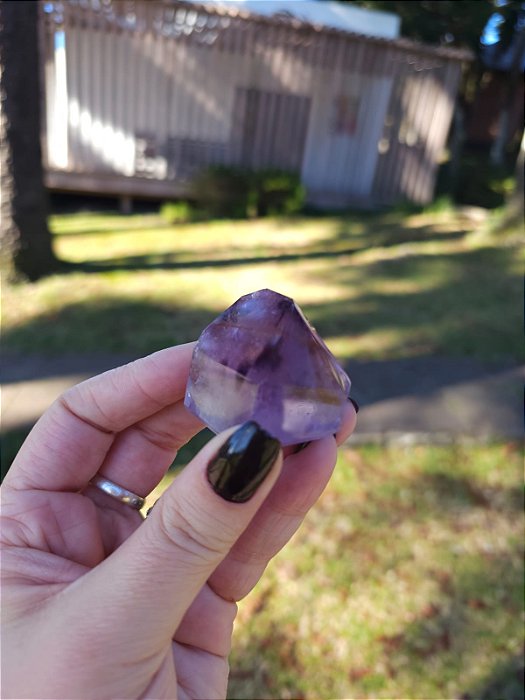 Ametista com Quartzo Translúcido e Golden Healer Lapidada