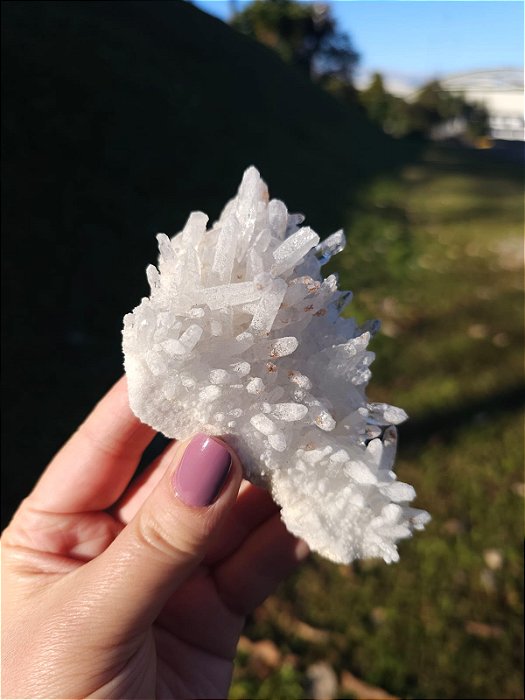 Drusa de cristal de Quartzo coberta de “rendado branco”