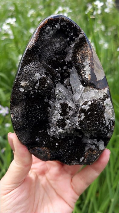 Ovo de Septariana com Calcitas