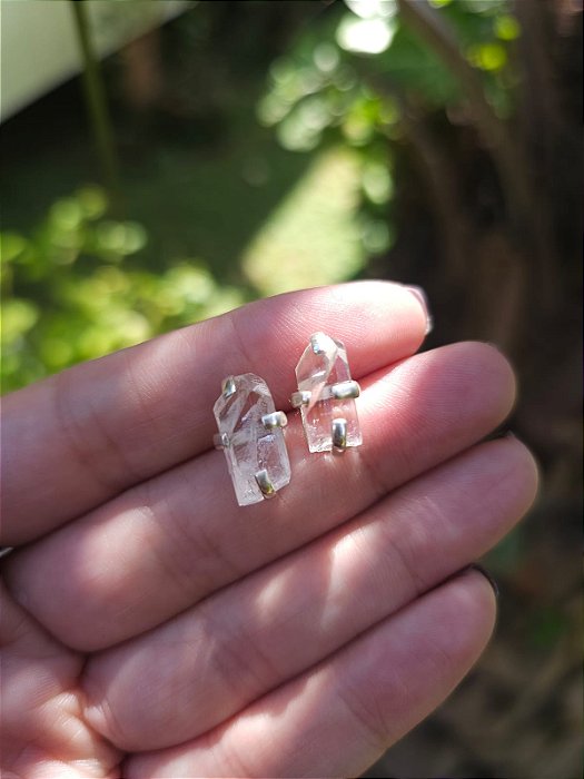 Brincos Danburita (terminação natural)