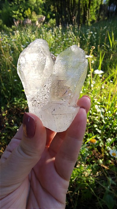 Calcita com Inclusão de Manganês e cobertura de Brilho Fino