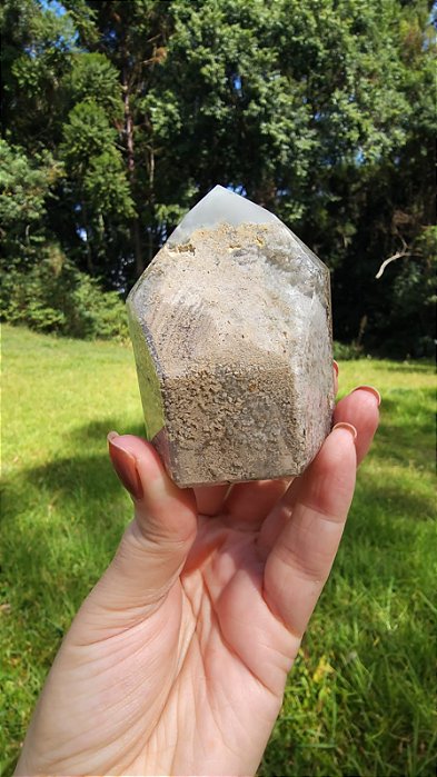 Quartzo com Lodolita e Rutilos