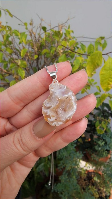 Pingente Geodo com Cristal Interno