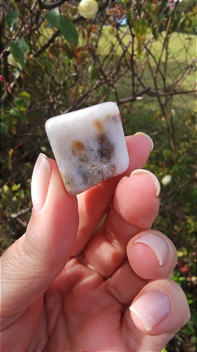 Tugtupite