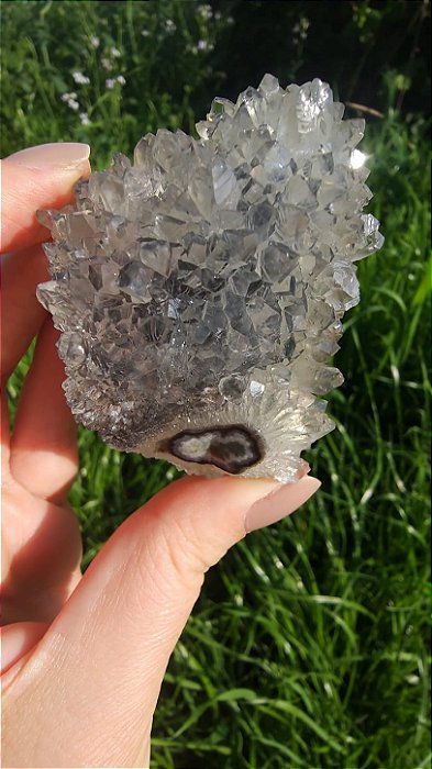 Estalactites de Calcedônia com Quartzo