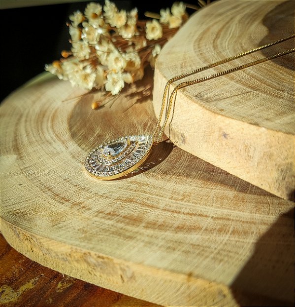 Colar cravejado Floratta