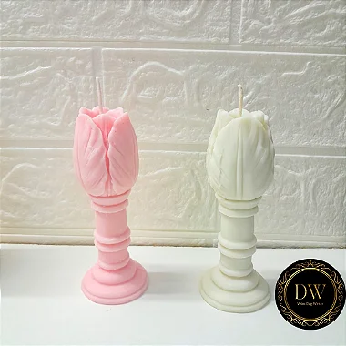 VELA DECORATIVA CASTIÇAL COM ROSA COM CERA COCO - 80 GRAMAS